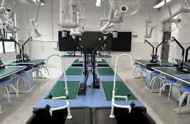 ���Ŀ�������R���격�y��ʮ�߸��^���WУ��������У�@